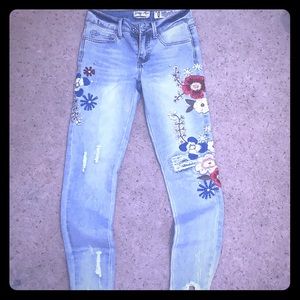 Drdigo Rein Ankle Embroidered Jean